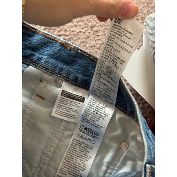 LEVI'S Baggy Dad Jorts in Foolish Love Dark Wash Size 27 - Picture 6 of 7